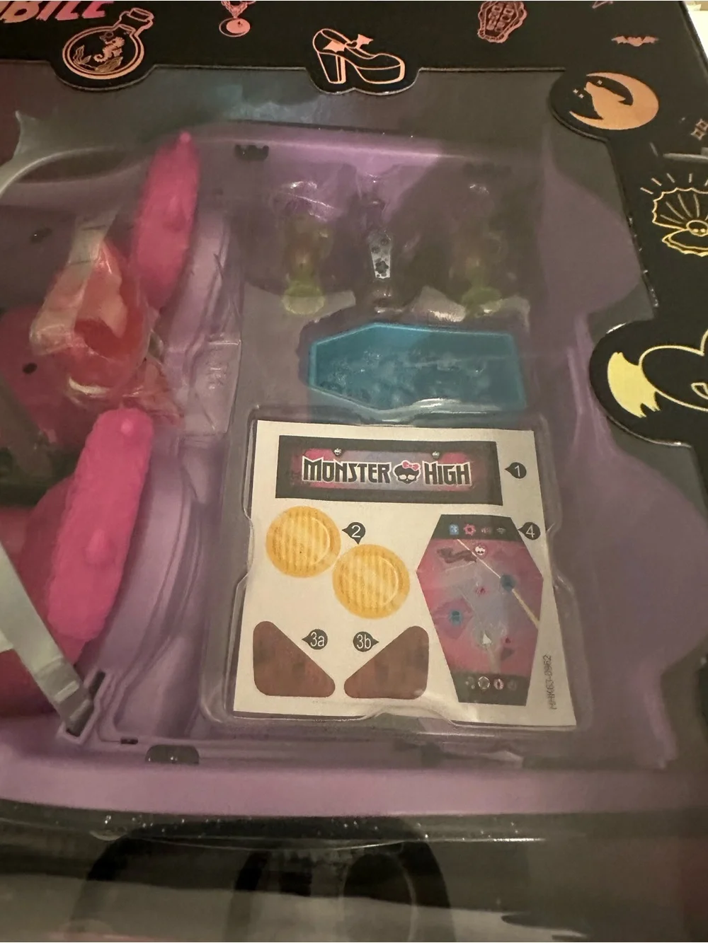 Monster High Ghoul Mobile Toy Car with Pet and Cooler Accessories